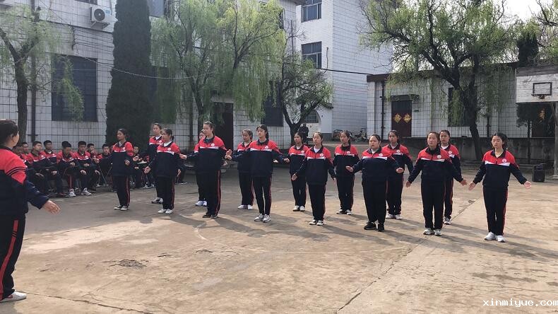 父母如何改善与叛逆孩子之间的交流? 父母如何改善与叛逆孩子之间的交流?_www.xinmiyue.com