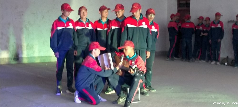 2021年必威登录入口平台官网心理教育中心「成长不烦恼」夏令营第15天之与当地村民载歌载舞大联欢 2021年必威登录入口平台官网心理教育中心「成长不烦恼」夏令营第15天之与当地村民载歌载舞大联欢_www.xinmiyue.com