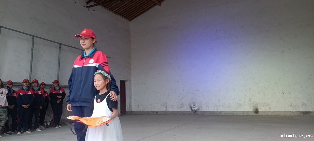 2021年必威登录入口平台官网心理教育中心「成长不烦恼」夏令营第15天之与当地村民载歌载舞大联欢 2021年必威登录入口平台官网心理教育中心「成长不烦恼」夏令营第15天之与当地村民载歌载舞大联欢_www.xinmiyue.com