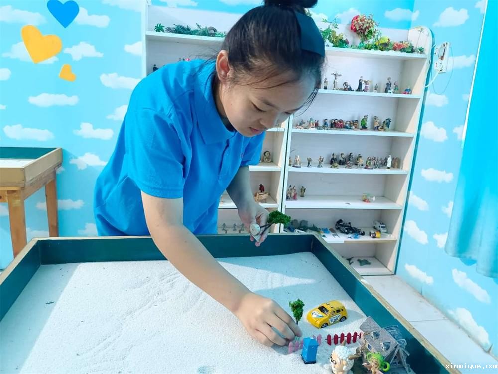 叛逆的孩子抽烟喝酒该如何教育？_www.xinmiyue.com