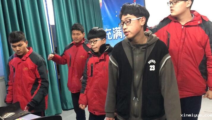 青春期叛逆的孩子有哪些行为表现？_www.xinmiyue.com