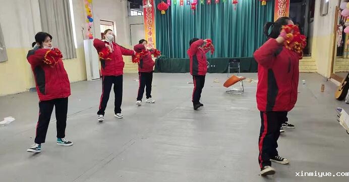 小学生怎么戒网瘾呢？_www.xinmiyue.com