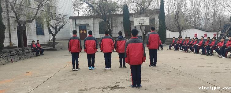 当青少年说谎，辜负父母的信任，怎么办？_www.xinmiyue.com