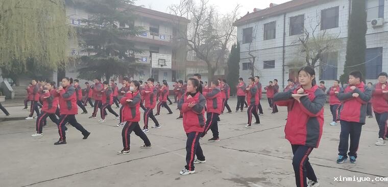 早恋孩子的心理情况是什么样的？是因为缺爱吗？