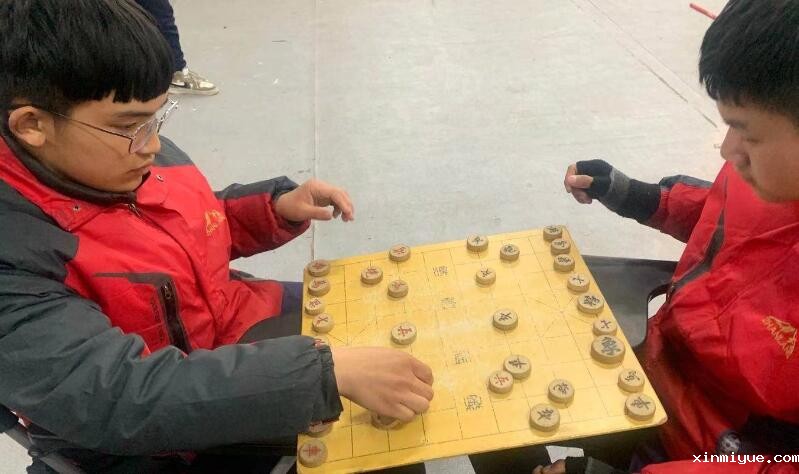 必威登录入口平台官网心理教育中心兴趣拓展课程：象棋比赛_www.xinmiyue.com
