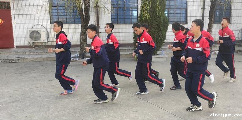 青春期的孩子叛逆、早恋怎么办？_www.xinmiyue.com