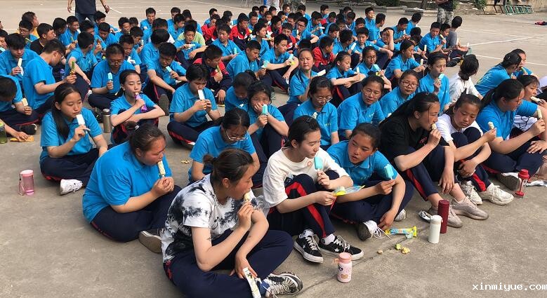 孩子自卑的关键是因为家庭原因吗？_www.xinmiyue.com