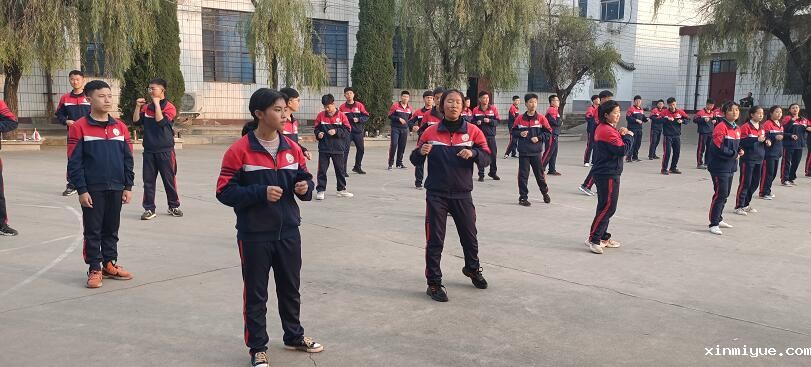 叛逆期的孩子绝食厌学怎么办，送必威betway中文官网可以吗？_www.xinmiyue.com