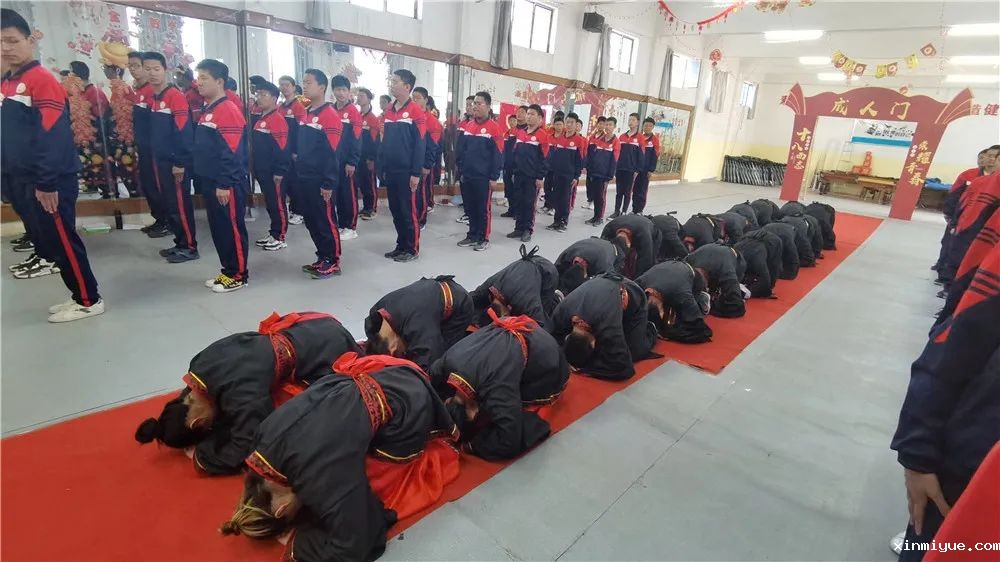 必威登录入口平台官网心理教育中心2021年第二届青少年18岁成人礼庆典仪式_www.xinmiyue.com