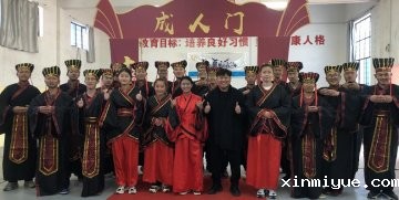 当父母发现孩子自卑时，父母该怎么做？