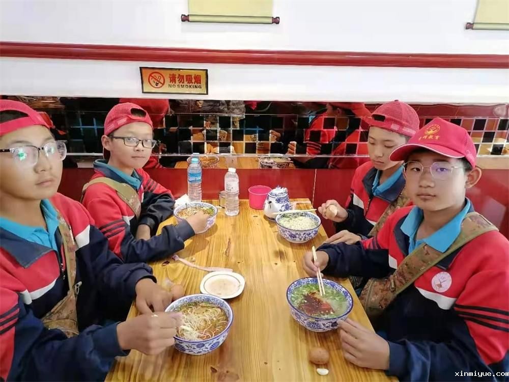 2021年必威betway中文官网暑假夏令营第二期第14天：收获颇丰的会师馆和五七农场里的珍禽_www.xinmiyue.com