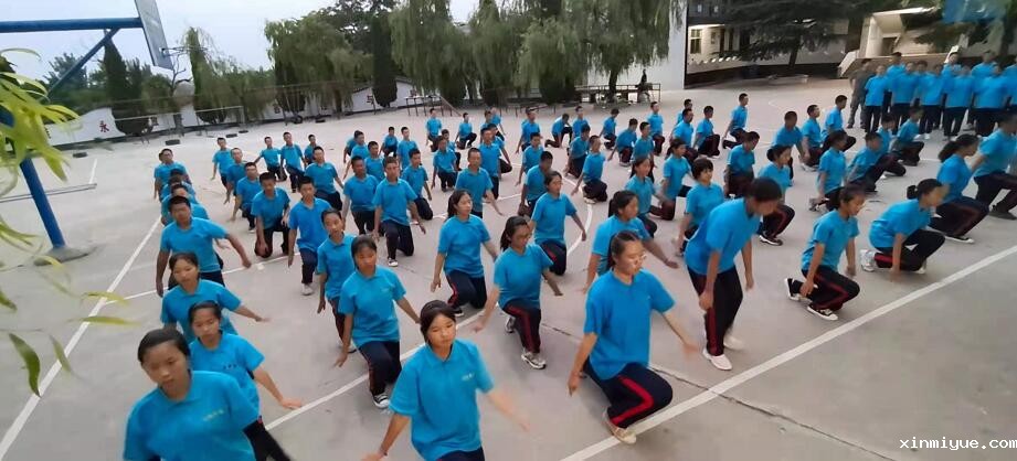 不听话的孩子送到什么学校？_www.xinmiyue.com