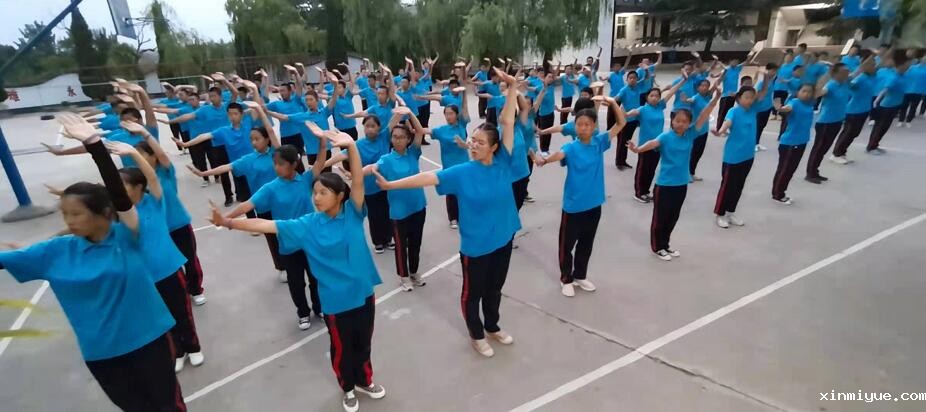 怎样能让孩子自信起来？_www.xinmiyue.com