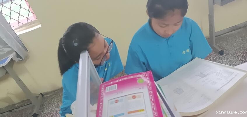 掌握与青春期孩子沟通的4个技巧，让孩子对你敞开心扉_www.xinmiyue.com