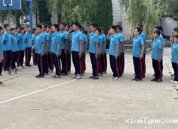 孩子自卑自闭有哪些典型的表现？
