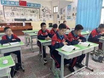 必威betway中文官网公益助学，不忘初心，为贫困学生撑起一片蓝天！