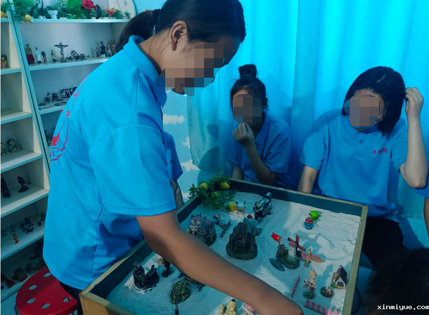 孩子一提到上学，就头晕、胸闷、肚疼，哪哪都不舒服..._www.xinmiyue.com