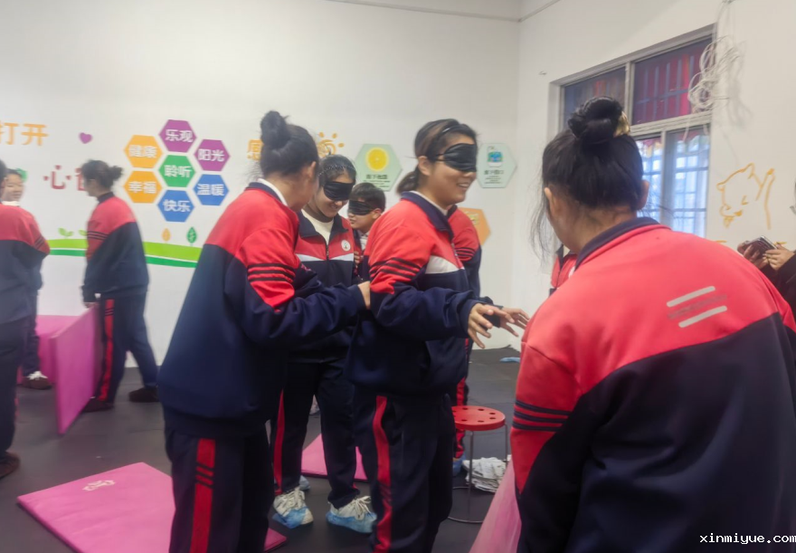 孩子有暴力倾向？心理辅导来帮忙！_www.xinmiyue.com