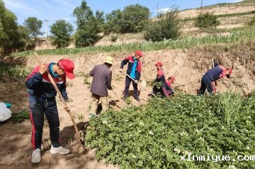 徒步山村求学记：贫困山村夏令营10公里越野，见证成长的每一步