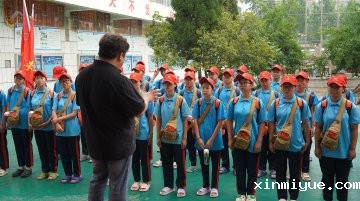 会宁山村夏令营磨炼之旅：重温红色记忆，体验绿色成长