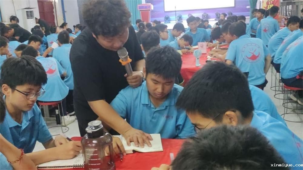 ‌孩子开学一周后拒上学，家长如何应对这种“返校焦虑”？_www.xinmiyue.com