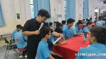 倾听与守护：孩子心灵的灯塔‌，正确教育孩子从这里开始！