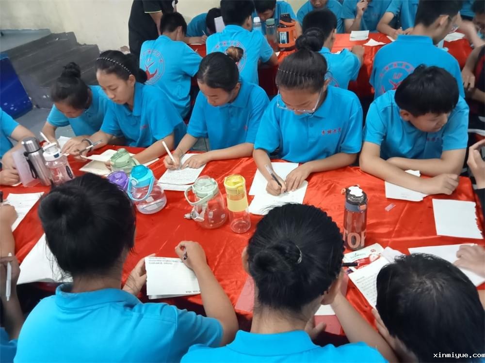 从厌学到乐学：初二孩子的转变之路，家长必知！_www.xinmiyue.com