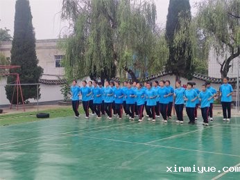 阳光下的蜕变：体育活动如何成为网瘾少年的救赎？