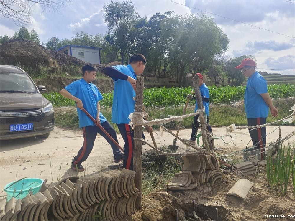 必威betway中文官网夏令营：田园劳作+公益安装，孩子成长新体验！_www.xinmiyue.com