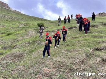 ‌贫困山村暑期夏令营：让孩子贫瘠的心灵度一次假