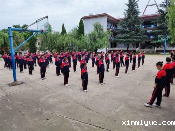 孩子记住的，不是玩具和风景，而是你让他感到安全的时刻！